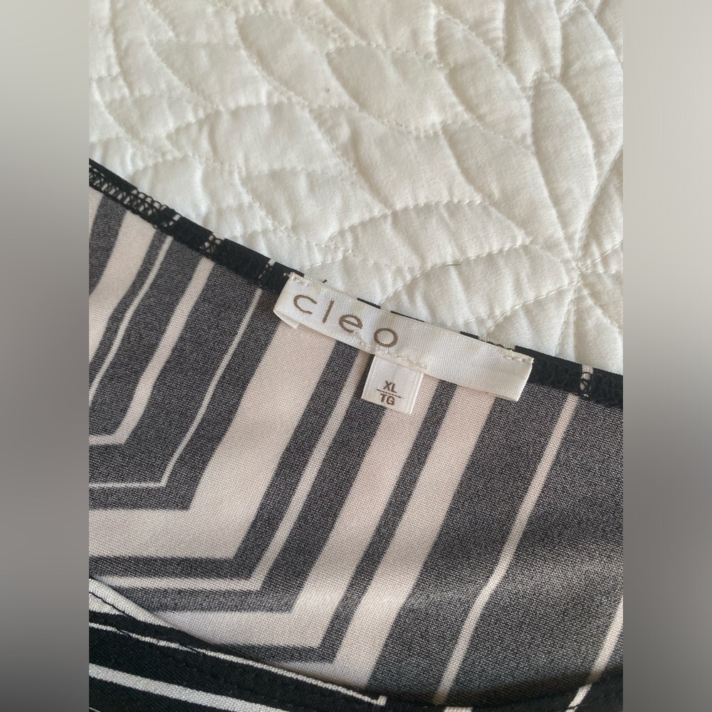 Geometric top - Picture 5 of 6